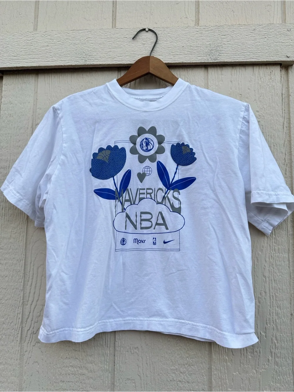 Nike White womens Mavericks NBA Floral Graphic Tee